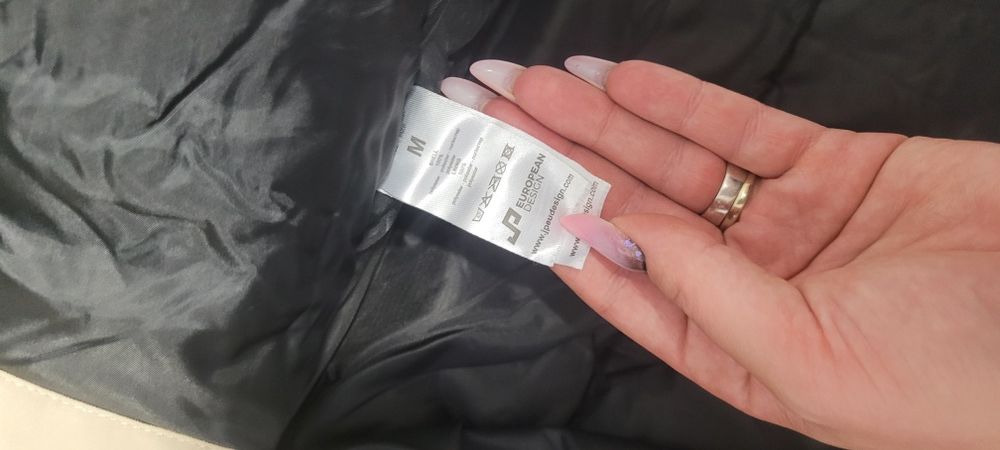 Costum de schi impecabil