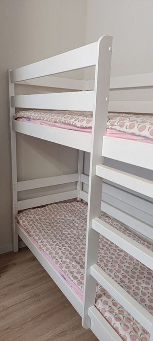 Двухъярусная кровать