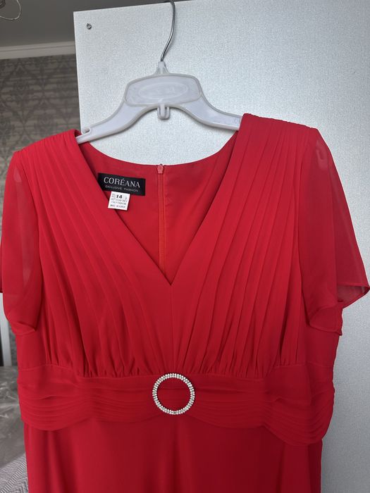 Платье нарядное