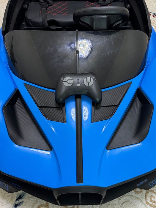 Детская машина Bugatti Bolide Срочно!