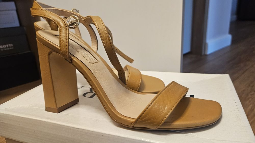 Sandale MANGO mar 37.