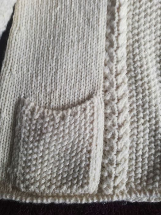 Cardigan din lana cu glugă , marime L,