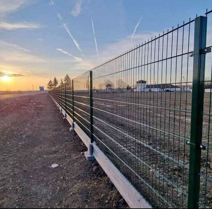 Executam garduri din plasa bordurata