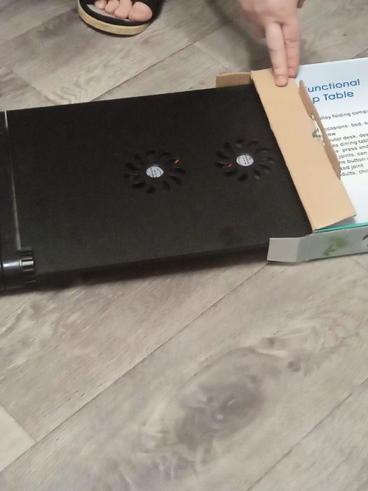 Столик для ноутбука