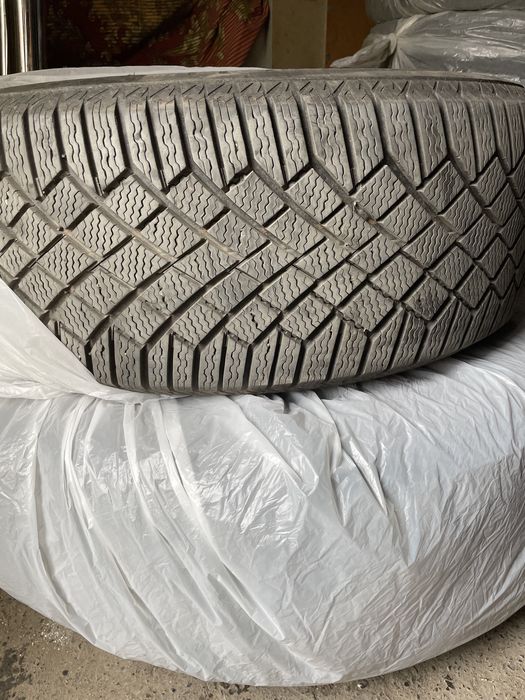 Продам зимнюю резину Continental