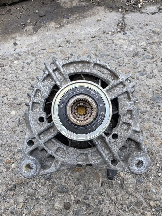 Alternator Renault Master Motor 2,5 Dci BOSCH  Original
