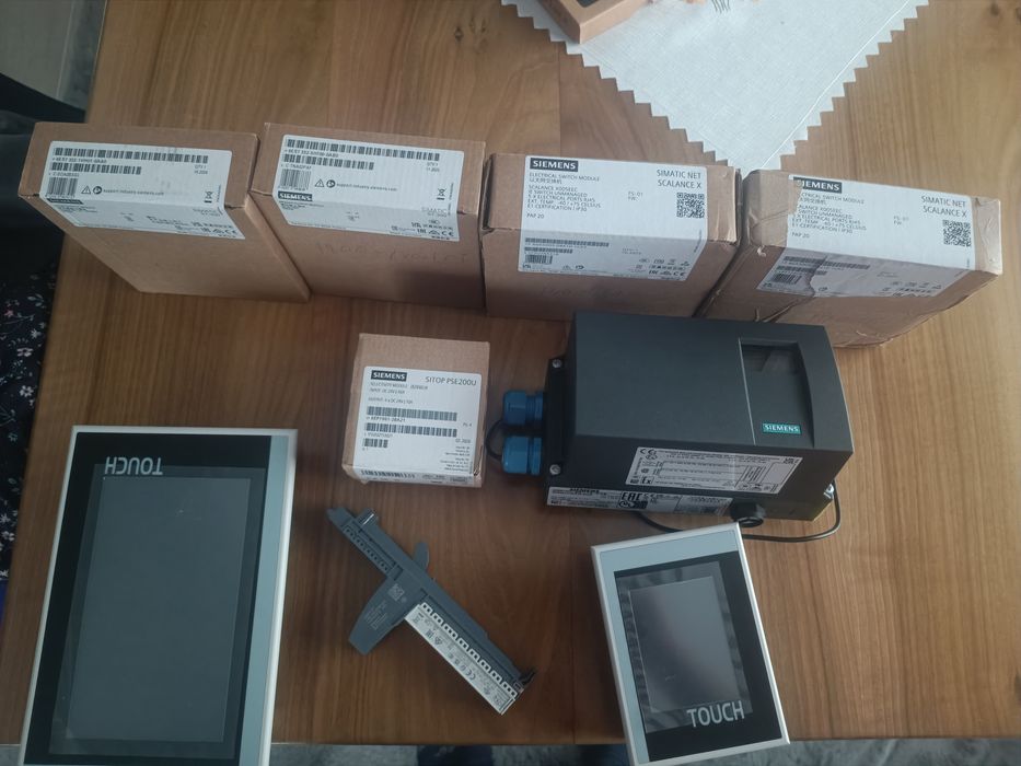 Siemens X005EEC 6GK5005-0BA10-1CA3 NOU Industrial Ethernet
Switch Indu