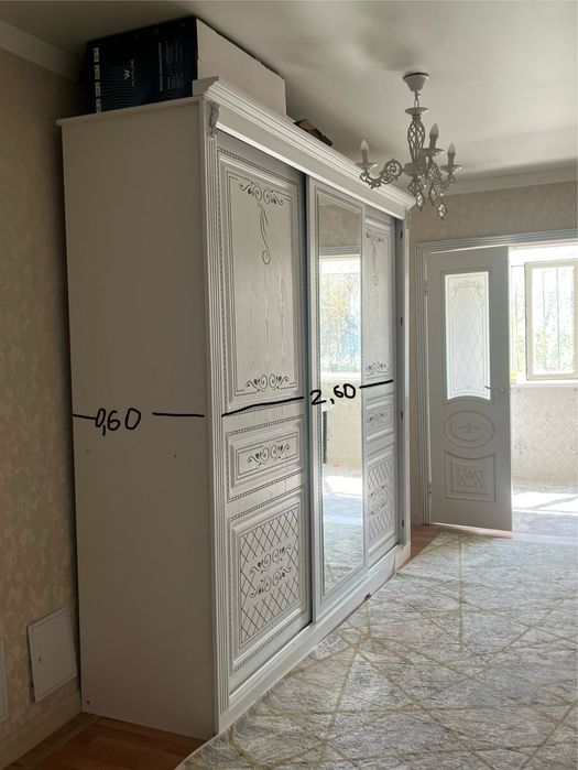 продается прихожий шкаф