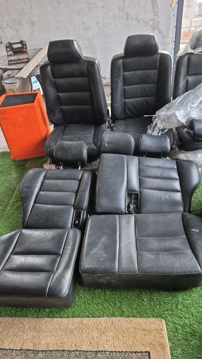 Коженный сидения от 124 мерседес