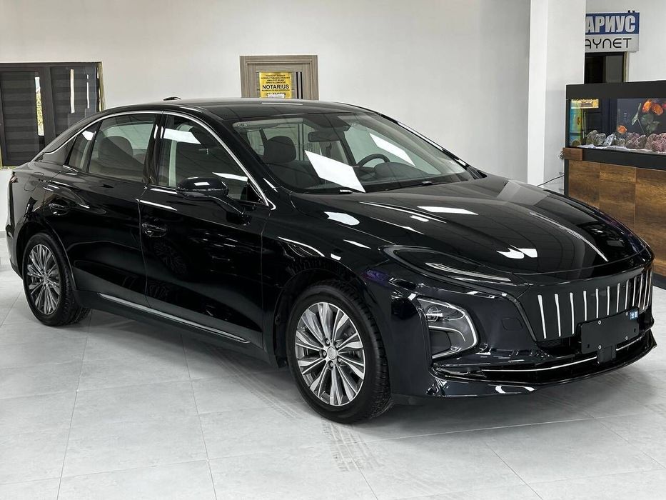 Продается Hongqi E-QM5