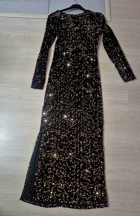 Rochie de seara neagra cu paiete aurii