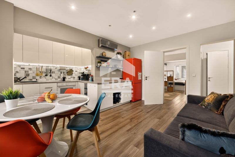 Продава се Двустаен апартамент в Варна, Център - 59 кв.м за 4390 €/кв.м - Снимка #6