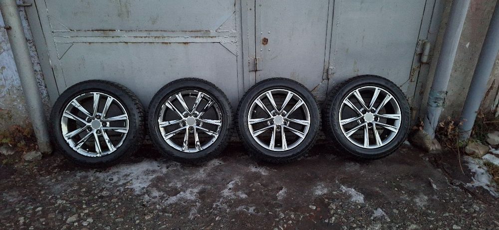 Продам зимние шины 215/55/17