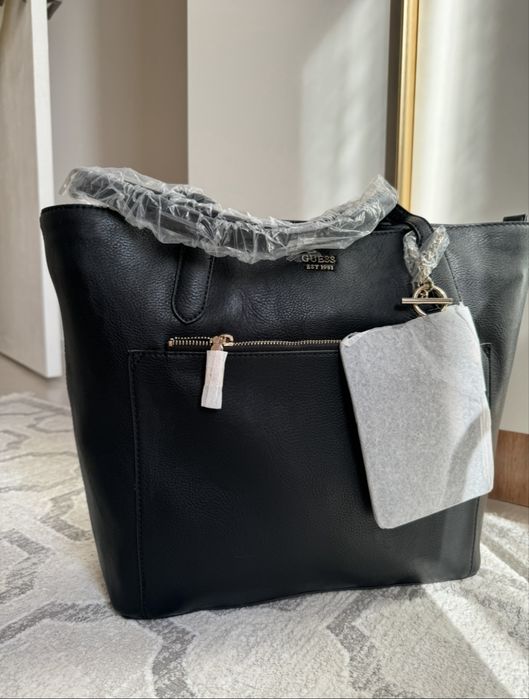 Брендовая сумка от Guess