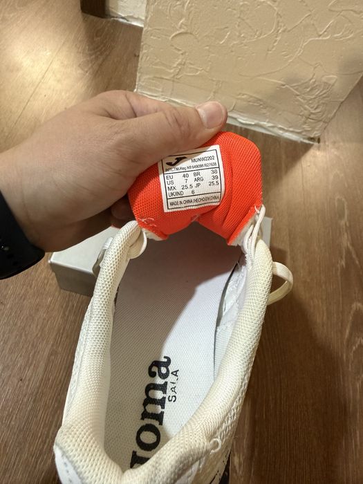 Джома футзалки б/у 40р