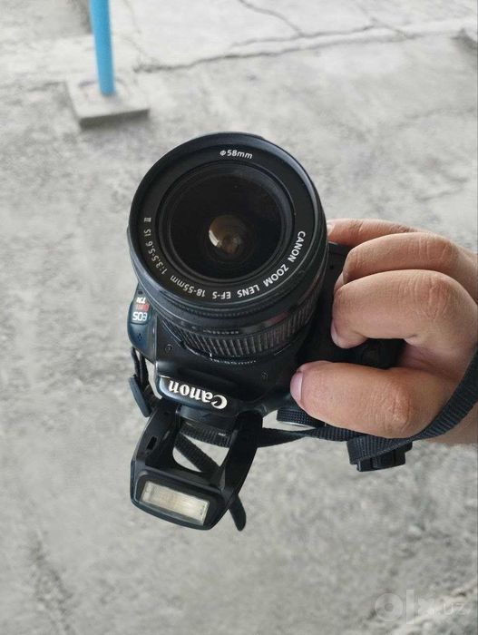 Fotoapparat sotiladi Canon Rebel T3i