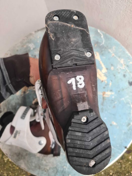 Clăpari Schi Fete Salomon – Mărime 18 / 19.5 240mm – Stare Foarte Bună