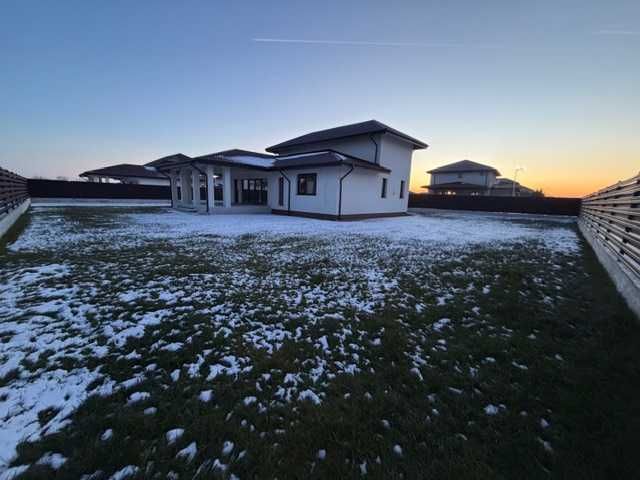 Vila Individuala, 4 camere, 3 bai, teren 955 mp, terasa 35 mp