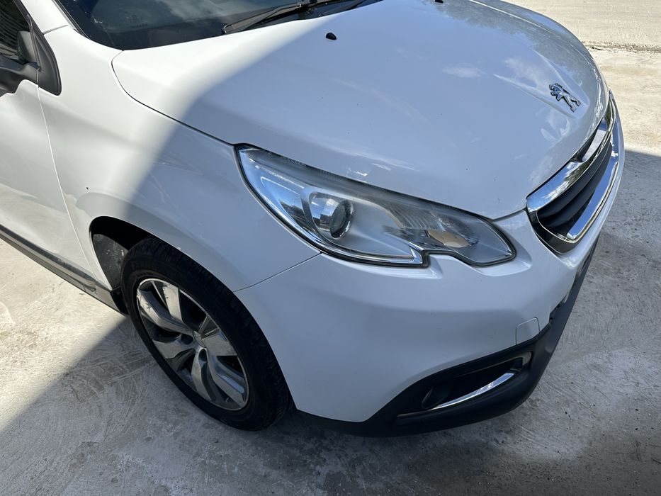 Fata completa Peugeot 2008 capota bara far aripa trager radiator