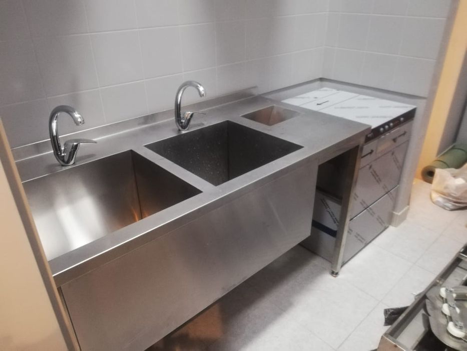 Мебель из нержавеющей стали