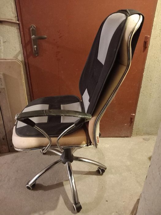 Стол на колелца