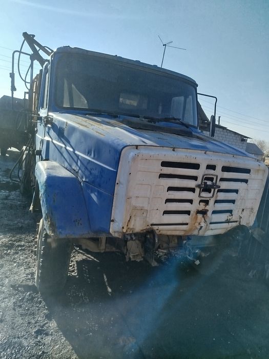 Продам зил на запчасти