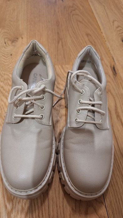 Дамски  бежови обувки