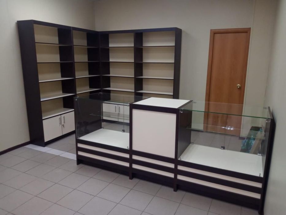 Vitrina polka stelaj na zakaz