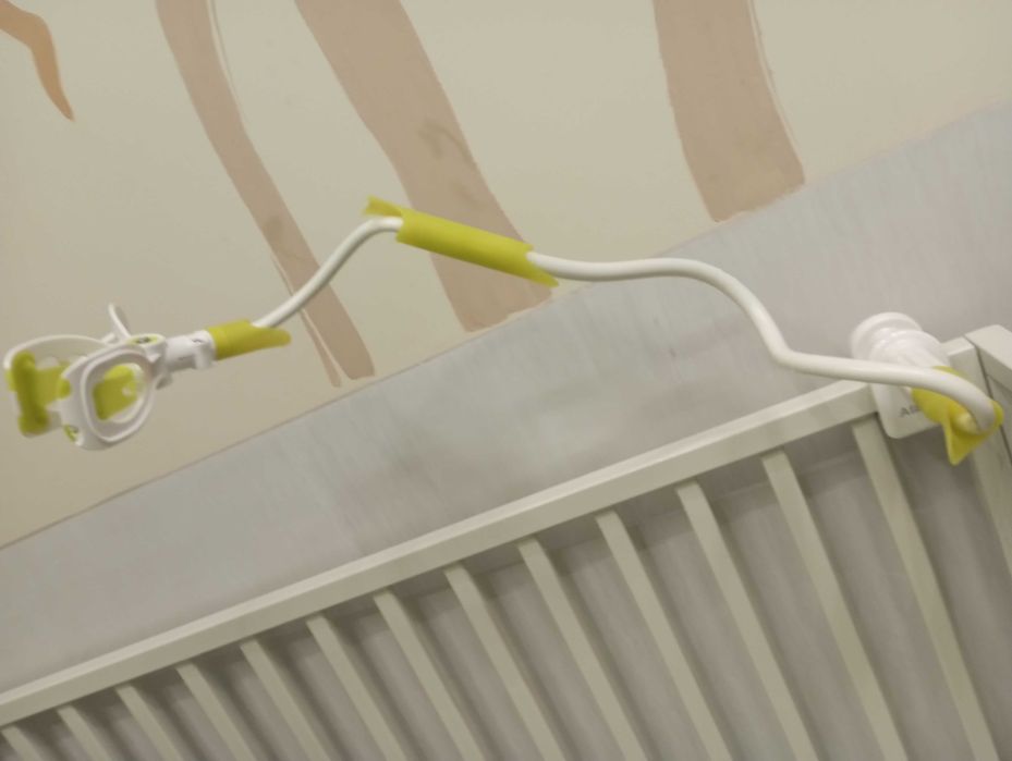 Поставка за телефон или бейби фон за бебета