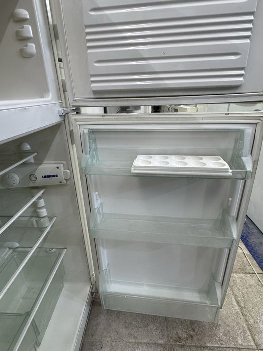 Хладилник crown