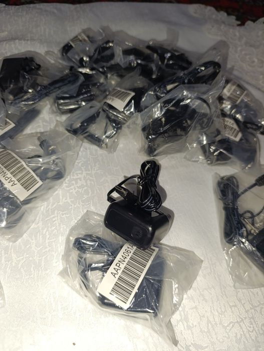 Зарядка новый дла телефонов Motorola (original)  v8, v9, v13.