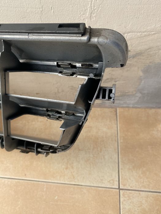 Решетка за Мерцедес w204