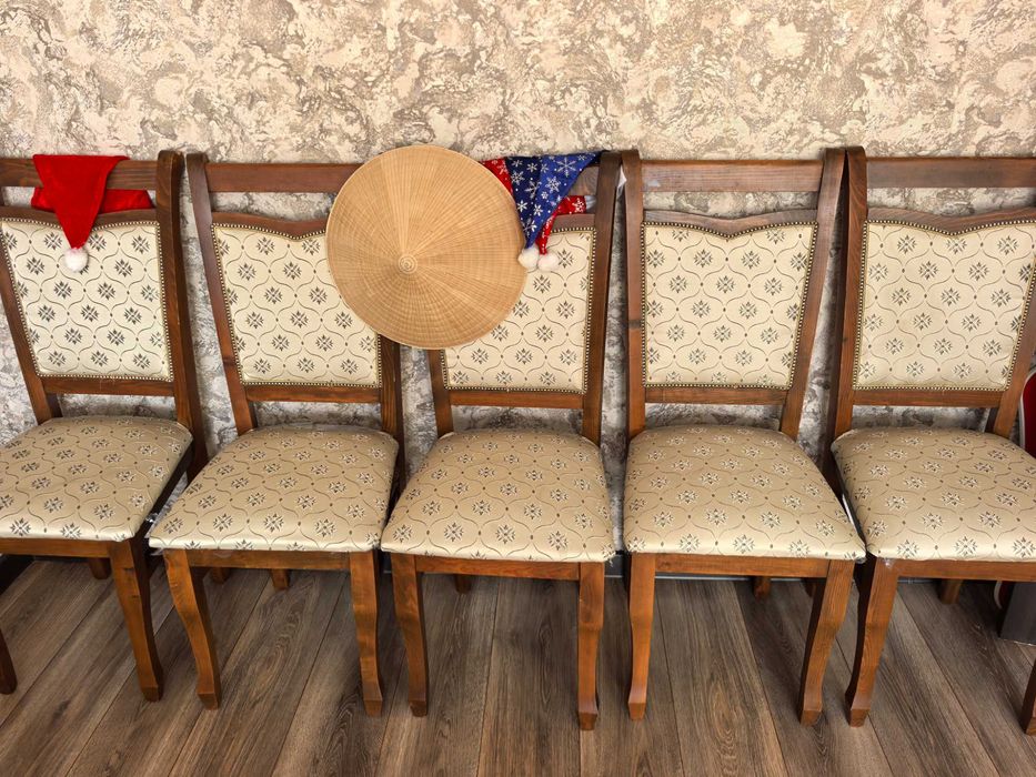 Продам стулья для обеденного стола