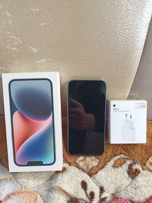 Айфон 14 ярки синий