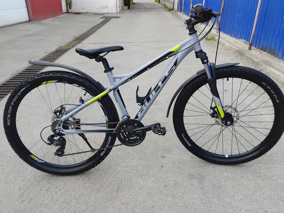 Vând bicicleta Bulls din aluminiu