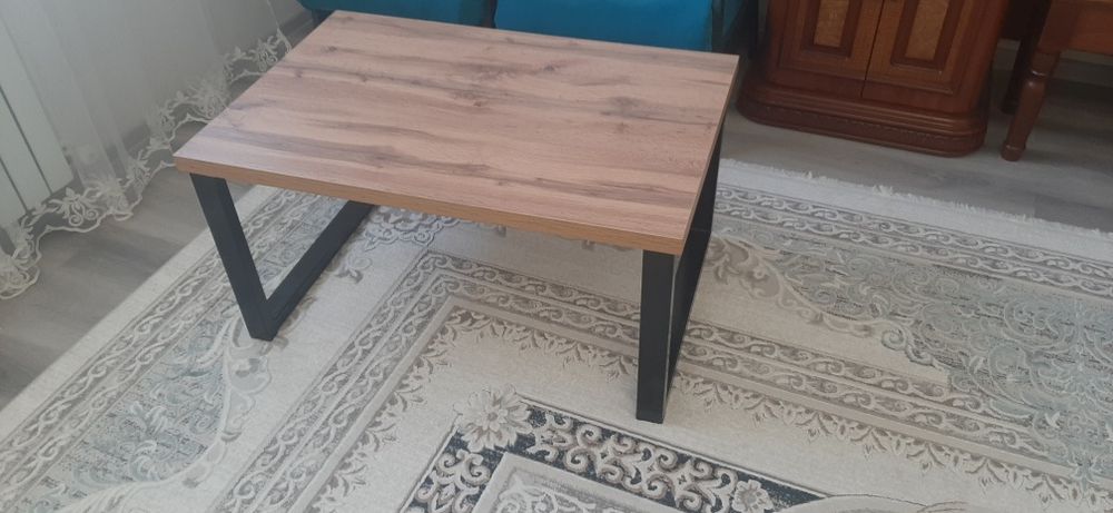 Журнальный столик