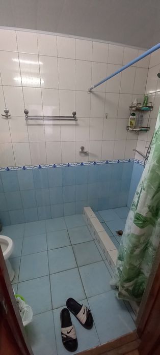 Ховли сотилади..