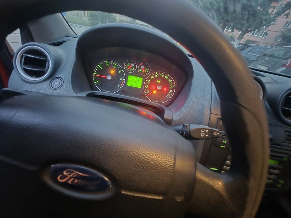 Ford fiesta 1.3 benzina anul 2008