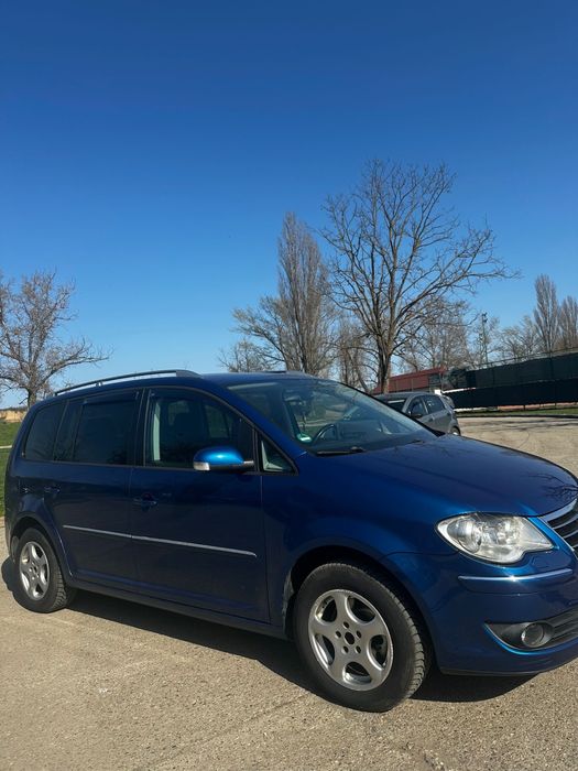 VOLKSWAGEN Touran 2010 — imagine 5