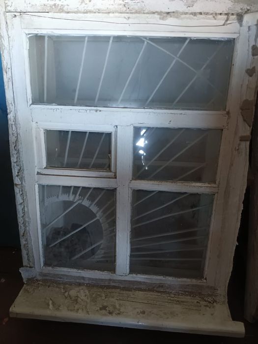 Екі ағаш терезелер сатылады. Продам два окна. Б/у