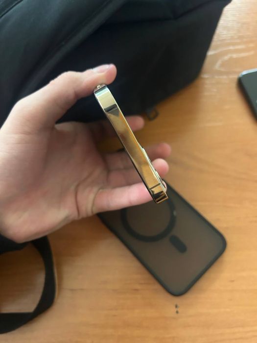 продам iphone 12 pro