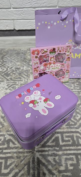 Набор для девочек в чемоданчике новый