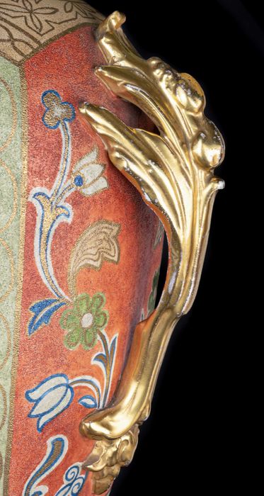 Рядка и огромна ваза от Franz Anton Mehlem- Royal Bonn.