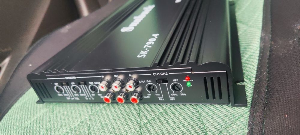 Усилител 4 - × канальный PMPO 7900w