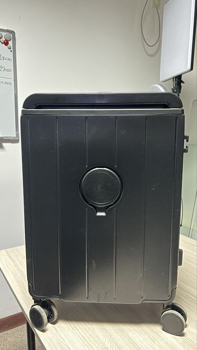 Чемодан для ручной клади