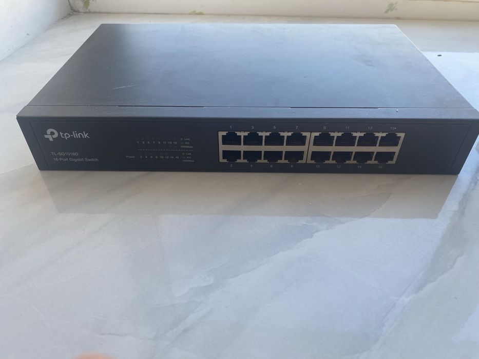 Свитч 16 портовый