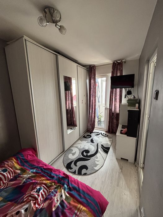 Vand apartament 3 camere