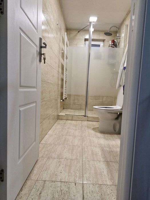 Apartament 3 camere, renovat de la 0, decomandat,  micro 11