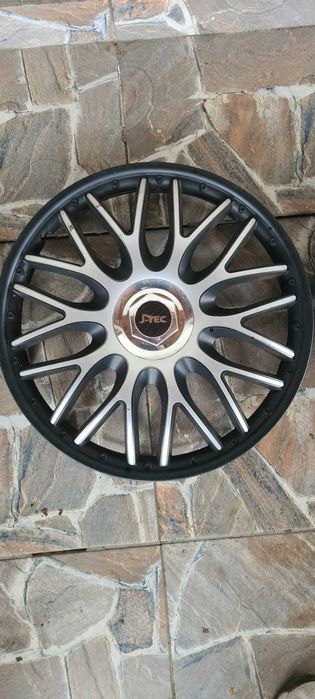 Vând roți + capace de roți pe 16.