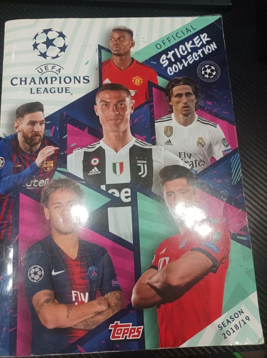 Списание с стикери на футболисти